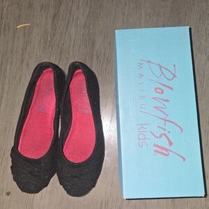 GIRLS FLATS WITH ORIGINAL BOX.